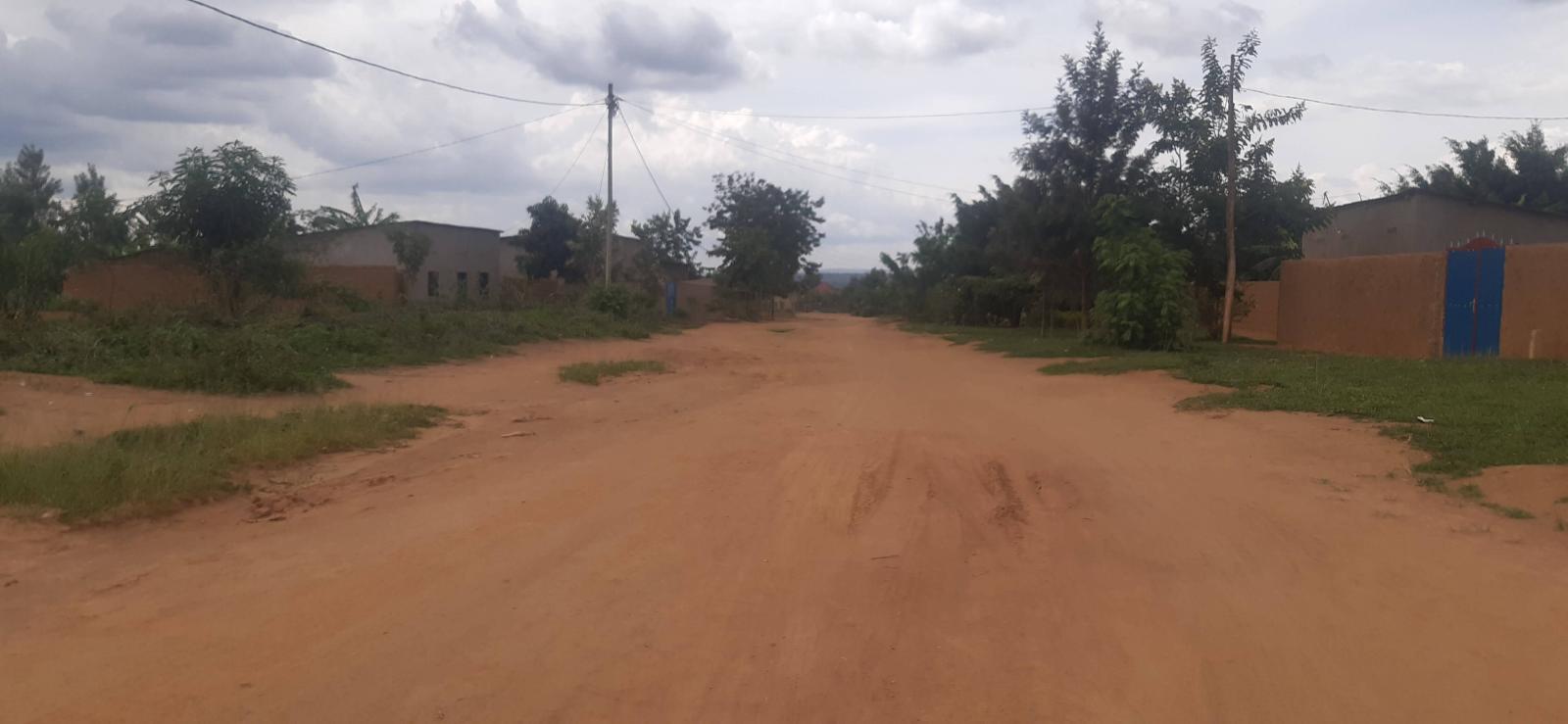 Residential land for sale near main road from airport of rwanda Bugesera 2