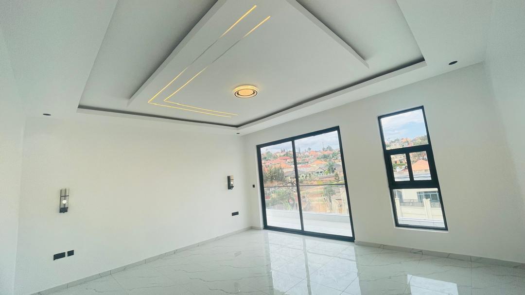 House and Big for sale in   Kimironko-Kibagabaga very modern villa for sale in kigali 3